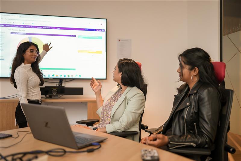 Elcademy_and_internships